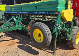 SEMEADEIRA KF 27 LINHAS, COM TRANSPORTE, ANO 2010 USADA