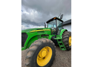 TRATOR JOHN DEERE 7715 GABINADO ANO 2009 COM 8.569 Hrs